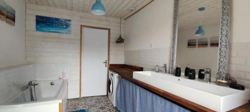 Ένα μπάνιο στο Villa Mermoz andernos