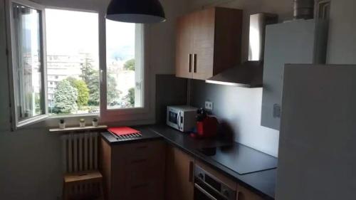 Photo de la galerie de l'établissement Appartement vu sur montagnes, à Grenoble