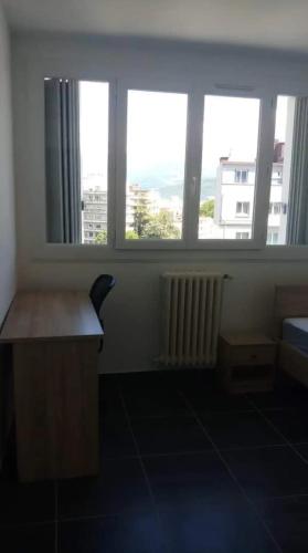 Photo de la galerie de l'établissement Appartement vu sur montagnes, à Grenoble