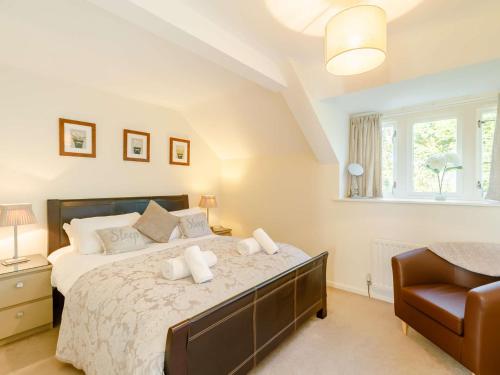 A bed or beds in a room at 3 Bed in Newton-on-the-Moor 86276