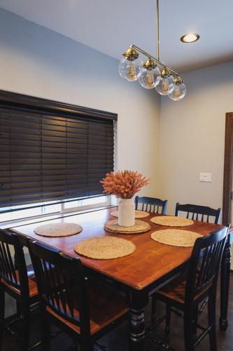 Φωτογραφία από το άλμπουμ του Lepista Landing Family Home Near Downtown KFalls σε Κλαμάθ Φολς