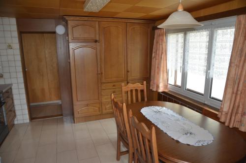 Fotografie z fotogalerie ubytování Grosse, schöne Wohnung im Grünen v destinaci Brig