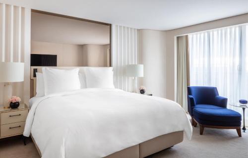Four Seasons Hotel London at Park Lane Image