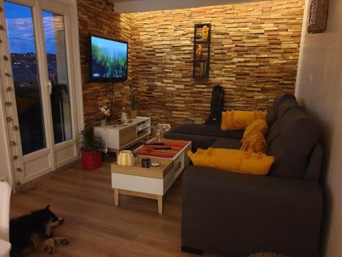 Chambre privée dans Petite maison typique