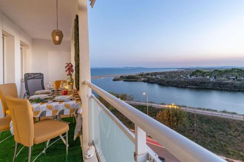 D2-5 Ampuria Delta Sunset with parking & wifi