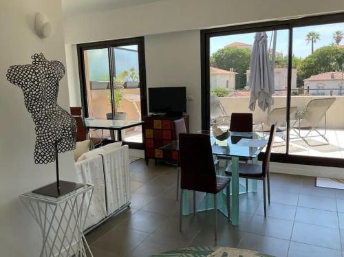 Toit terrasse dans résidence avec piscine