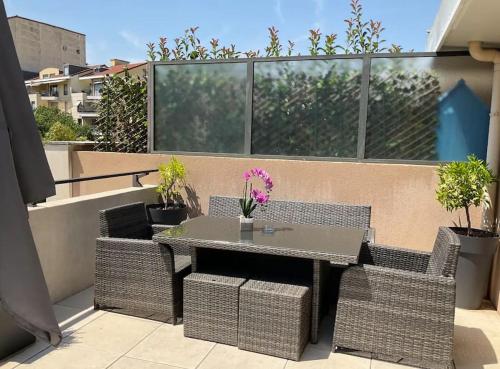 Toit terrasse dans résidence avec piscine