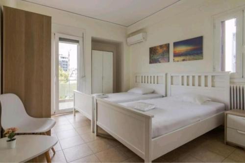 Spacious 3bdr apart w/balcony-5 mins to acropolis