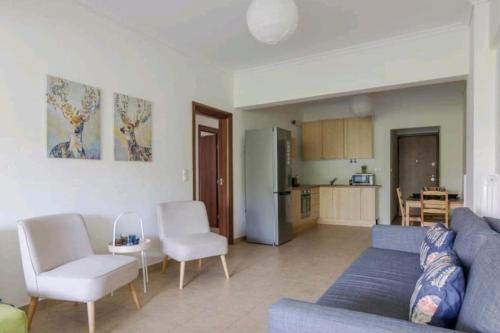Spacious 3bdr apart w/balcony-5 mins to acropolis