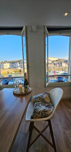 La jungle - Vue directe et magnifique sur le port-