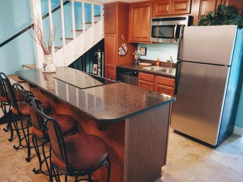 Kjøkken eller kjøkkenkrok på Lakefront Casita - Perfect for couples or families