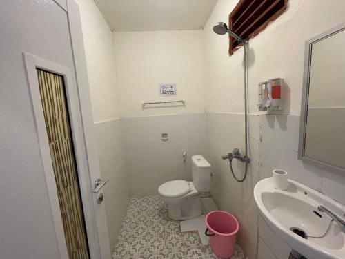 Koupelna v ubytování Lita Homestay