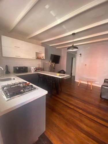 Kuchyň nebo kuchyňský kout v ubytování HOSTAL COSTA VIÑA