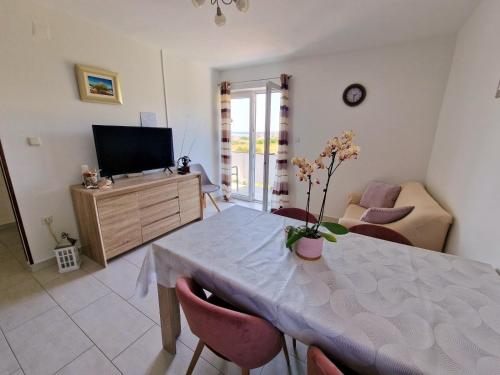 Apartments with parking space Barbat, Rab - 22167