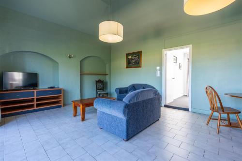 Μια τηλεόραση ή/και κέντρο ψυχαγωγίας στο Coolangatta Estate Shoalhaven Heads