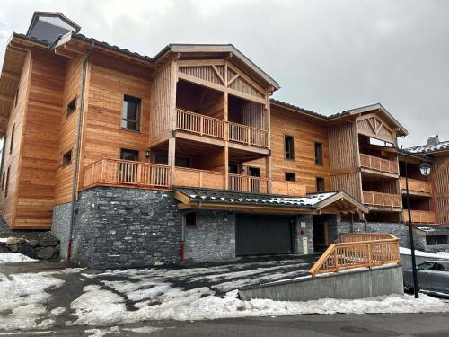Chaleureux duplex aux Gets - Proche des pistes et des commerces, 8 couchages, WiFi, parking inclus
