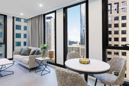 Meriton Suites Melbourne Image