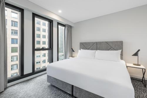Meriton Suites Melbourne Image