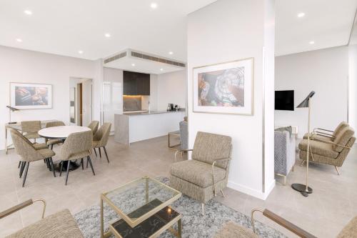 Meriton Suites Melbourne Image