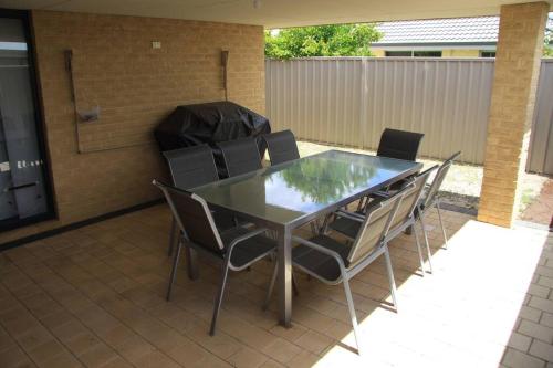 Foto dalla galleria di Southern River Family Accommodation. Free WiFi a Perth