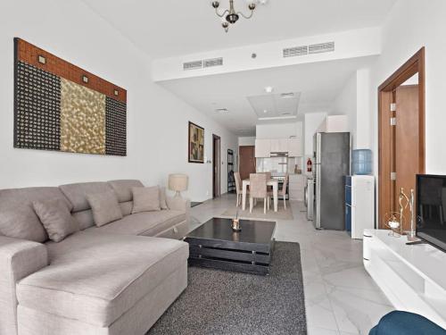 Spacious & Modern 1BDR In Binghatti-Business Bay01