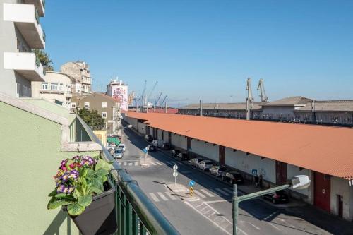 LISBON STORYTELLERS - Terrace by the River
