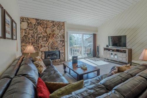 Uma área de estar em Ridge Condo 2672 - Upgraded With Great Views and Elkhorn Resort Amenities