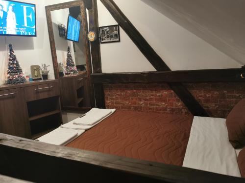 Ліжко або ліжка в номері Hotel style rooms & restaurant Pirocanac
