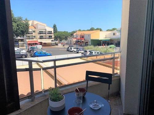 Balkón alebo terasa v ubytovaní La Palmyre - APPARTEMENT au cœur du centre - résidence AGATHEA - BALCON
