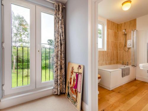 Koupelna v ubytování 3 Bed in Alfriston 89657