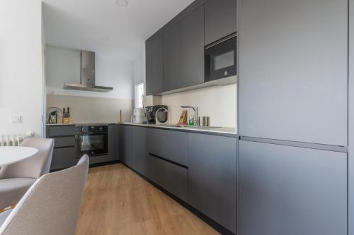 Bright with terrace- 2Bd 2Bth- Salamanca