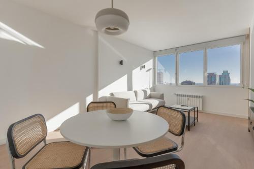 Bright with views -2Beds 1Bath- Bernabéu