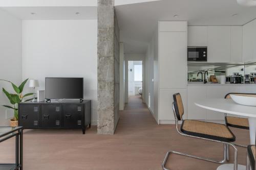 Bright with views -2Beds 1Bath- Bernabéu