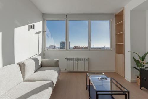 Bright with views -2Beds 1Bath- Bernabéu