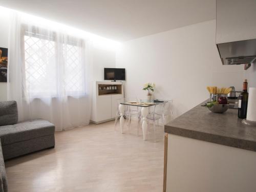Dapur atau dapur kecil di Italianflat - Roman Theater Flat, FREE PARKING