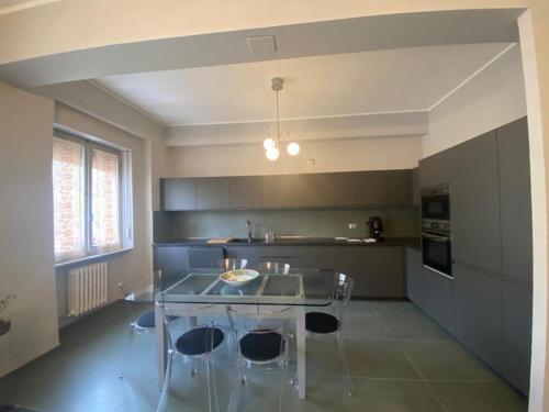Kuchyň nebo kuchyňský kout v ubytování La casa del Professore - Downtown luxury stay