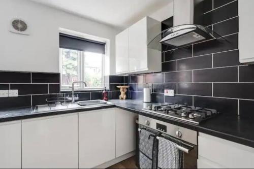 New build house near Trafford Centre with drive photo 14