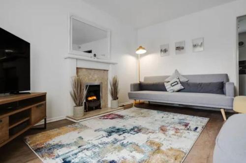 New build house near Trafford Centre with drive photo 7