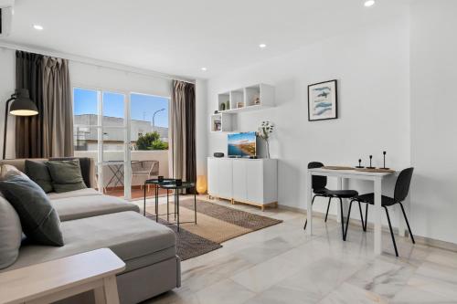 Retreat in Torremolinos by Costarentals - Ref 78