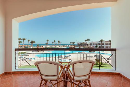 Sunrise Alma Bay Resort — Pool view