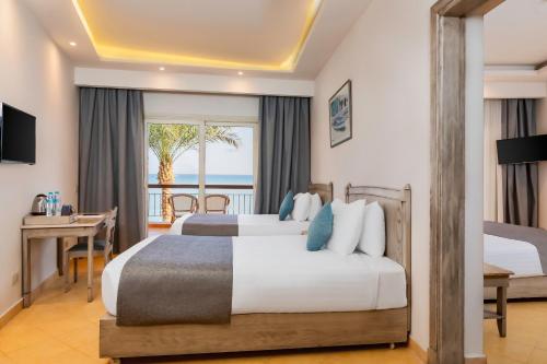 Sunrise Alma Bay Resort — Photo of the whole room