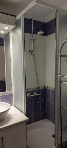 Photo de la galerie de l'établissement CAPITELLES - vue mer - piscine - front de mer, à Saint-Cyprien