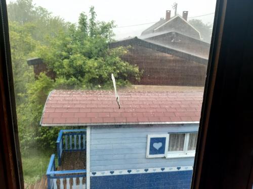 Το κτήριο όπου στεγάζεται  η παραθεριστική κατοικία