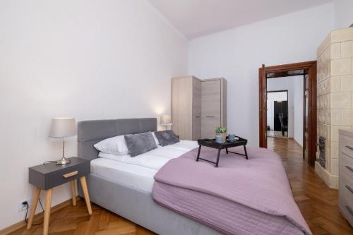 Spacious, 2 Bedrooms Apartment Cracow City Centre by Noclegi Renters