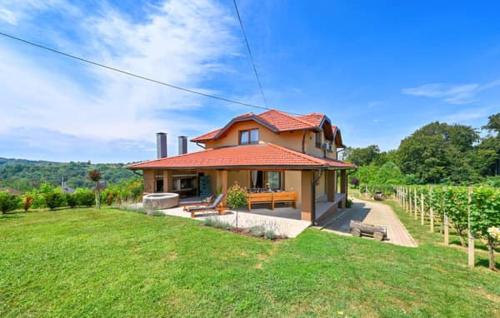 Gallery image of STRUČIĆ WINERY ESTATE in Vinogradi Ludbreški