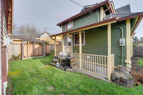 Gallery image of Bright Bellingham Home with Fire Pit 1 Mi to Beach! in Bellingham