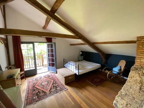 En eller flere senger på et rom på Immaculate 6 plus Bed Villa with pool in Sarron