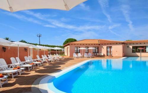Πισίνα στο ή κοντά στο Residence with swimming-pool in Vignola Mare