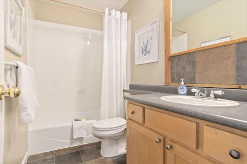 Union Pines in Salt Lake with Hot Tub and Deckにあるバスルーム