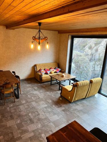Vozni Lodge
